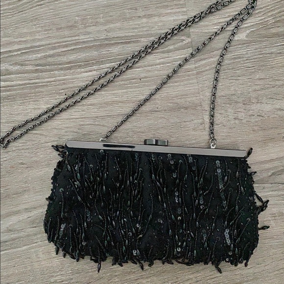 ❤️ Cache Black Beaded Clutch with Long Chain